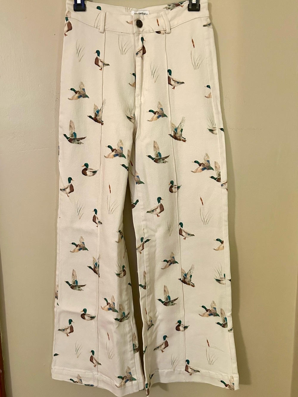 Mallard Stretch Denim Wide Leg Jeans in Ivory - Picture 5 of 8